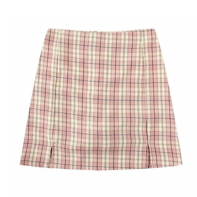 Falda Maggie: Elegancia bohemia con vuelo, perfecta para un verano lleno de sol y ritmo.